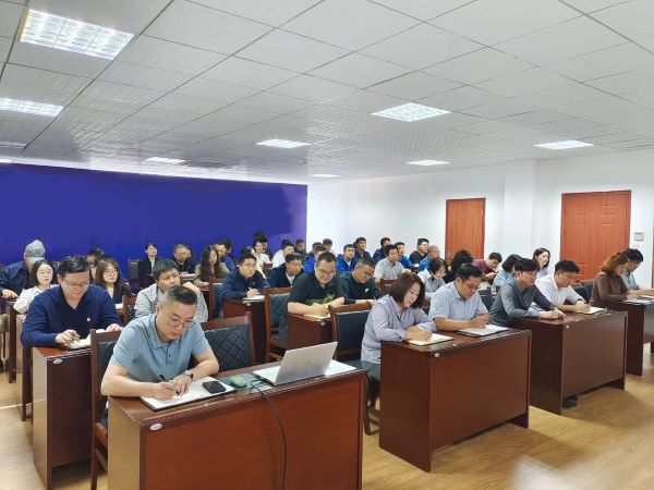 全员大会2.jpg