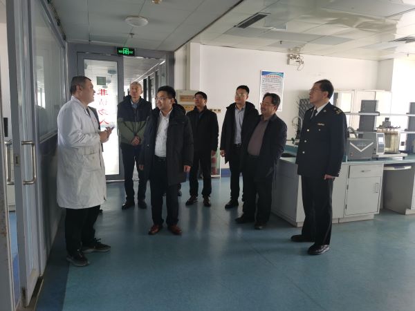 参观实验室.jpg